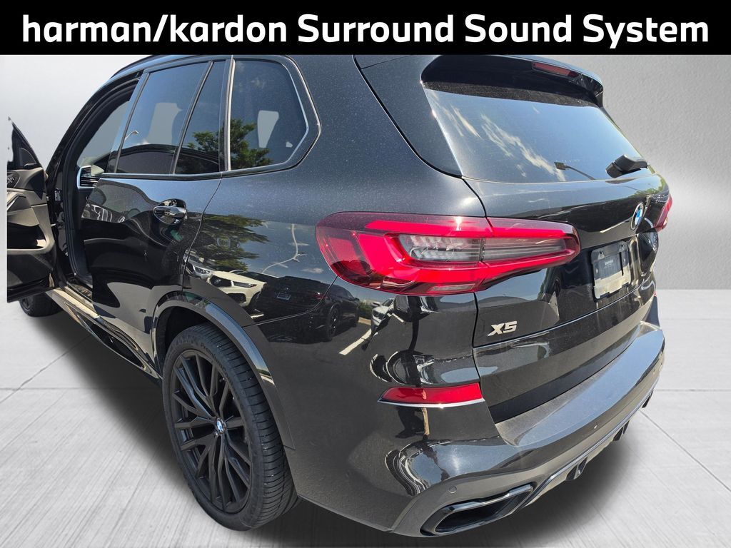 2021 BMW X5 M50i