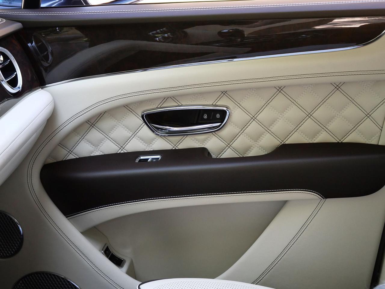 2021 Bentley Bentayga V8 V8 Lawrence KS