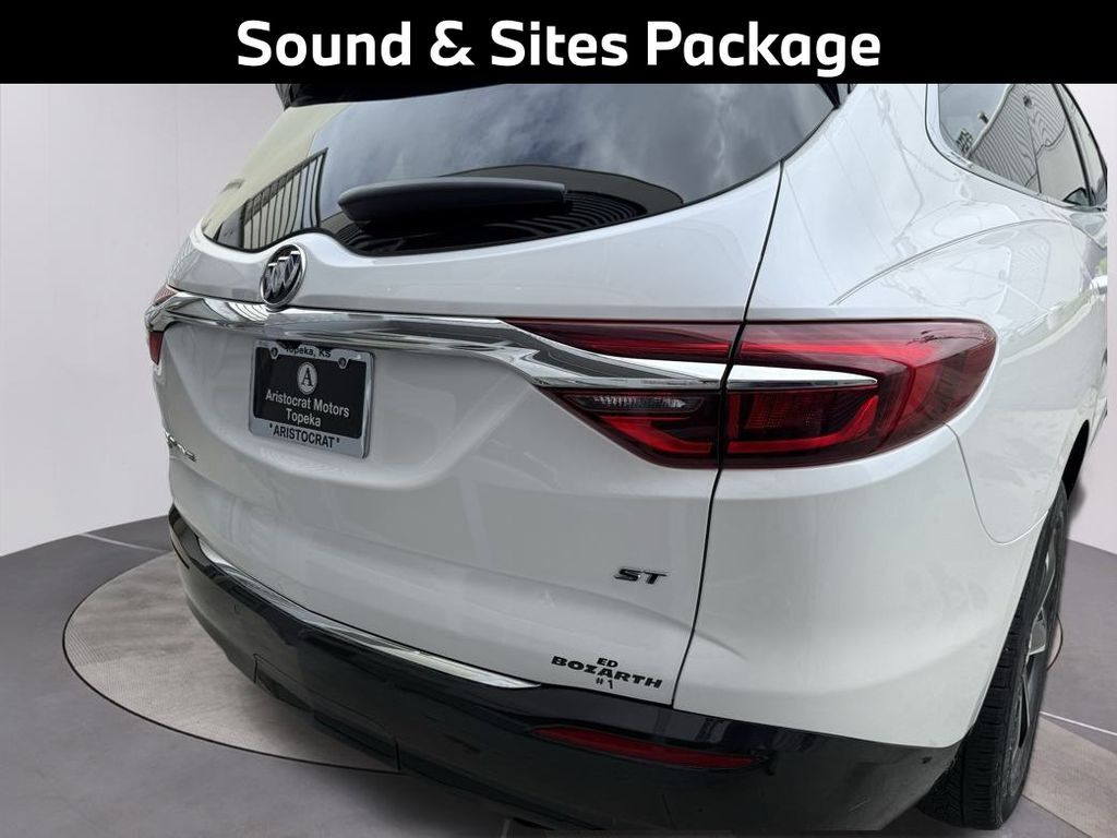 2021 Buick Enclave Essence