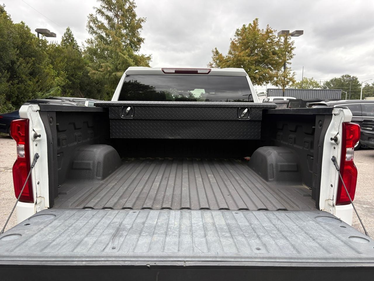 2021 Chevrolet Silverado 1500 RST, AUTO START/STOP, POWER TAILGATE RELEASE, TOW PACKAGE, HEATED STEERING WHEEL & SEATS, APPLE CARPLAY/ANDROID AUTO, WIFI AVAILABLE, 1 OWNER, CLEAN CARFAX, RIDE THIS CHEVY TODAY! Virginia Beach VA 2021 Chevrolet Silverado 1500 RST, AUTO START/STOP, POWER TAILGATE RELEASE, TOW PACKAGE, HEATED STEERING WHEEL & SEATS, APPLE CARPLAY/ANDROID AUTO, WIFI AVAILABLE, 1 OWNER, CLEAN CARFAX, RIDE THIS CHEVY TODAY! Virginia Beach VA
