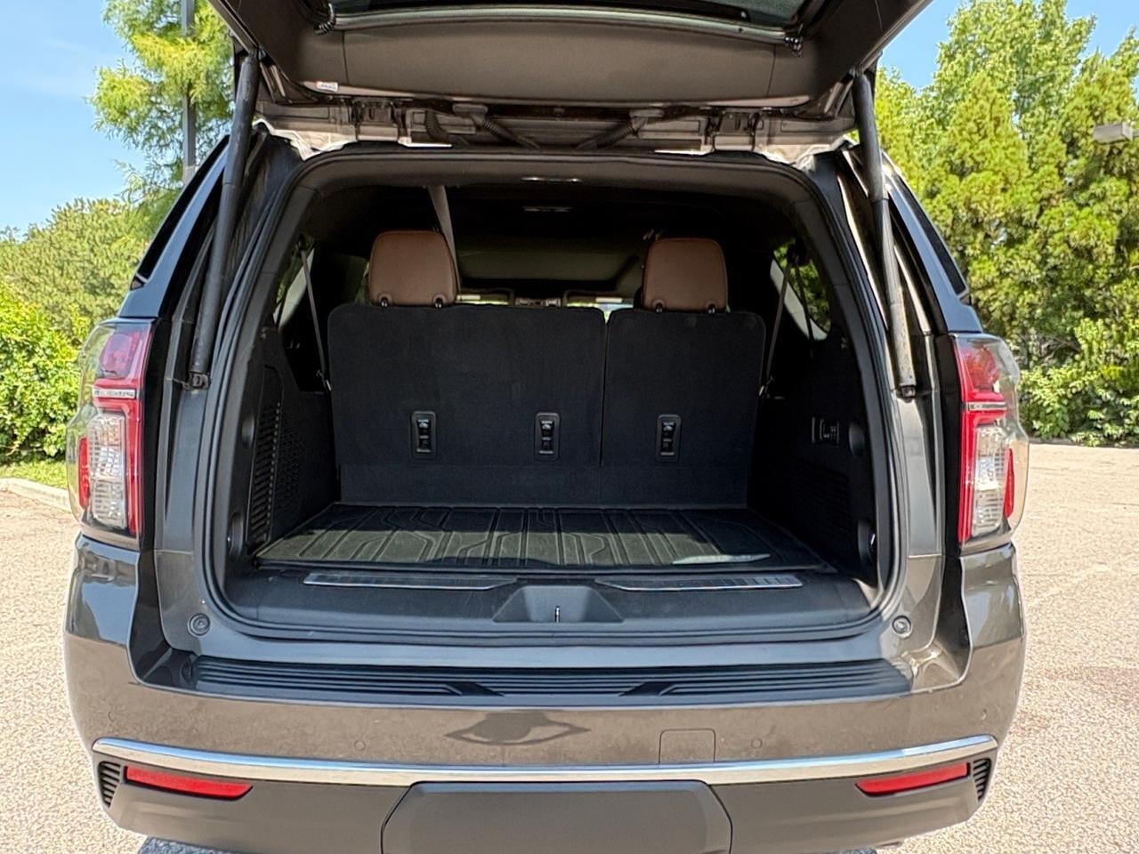 2021 Chevrolet Suburban High Country, HEADS-UP DISPLAY, POWER RUNNING BOARDS, POWER LIFTGATE, BLIND SPOT ALERT, LANE KEEP ASSIST, PANORAMIC MOONROOF, APPLE CARPLAY/ANDROID AUTO, 360 BACKUP CAMERA, HEATED & COOLING SEATS, REAR DVD ENTERTAINMENT, LOW MILES, THIS SUV HAS IT AL Virginia Beach VA 2021 Chevrolet Suburban High Country, HEADS-UP DISPLAY, POWER RUNNING BOARDS, POWER LIFTGATE, BLIND SPOT ALERT, LANE KEEP ASSIST, PANORAMIC MOONROOF, APPLE CARPLAY/ANDROID AUTO, 360 BACKUP CAMERA, HEATED & COOLING SEATS, REAR DVD ENTERTAINMENT, LOW MILES, THIS SUV HAS IT AL Virginia Beach VA