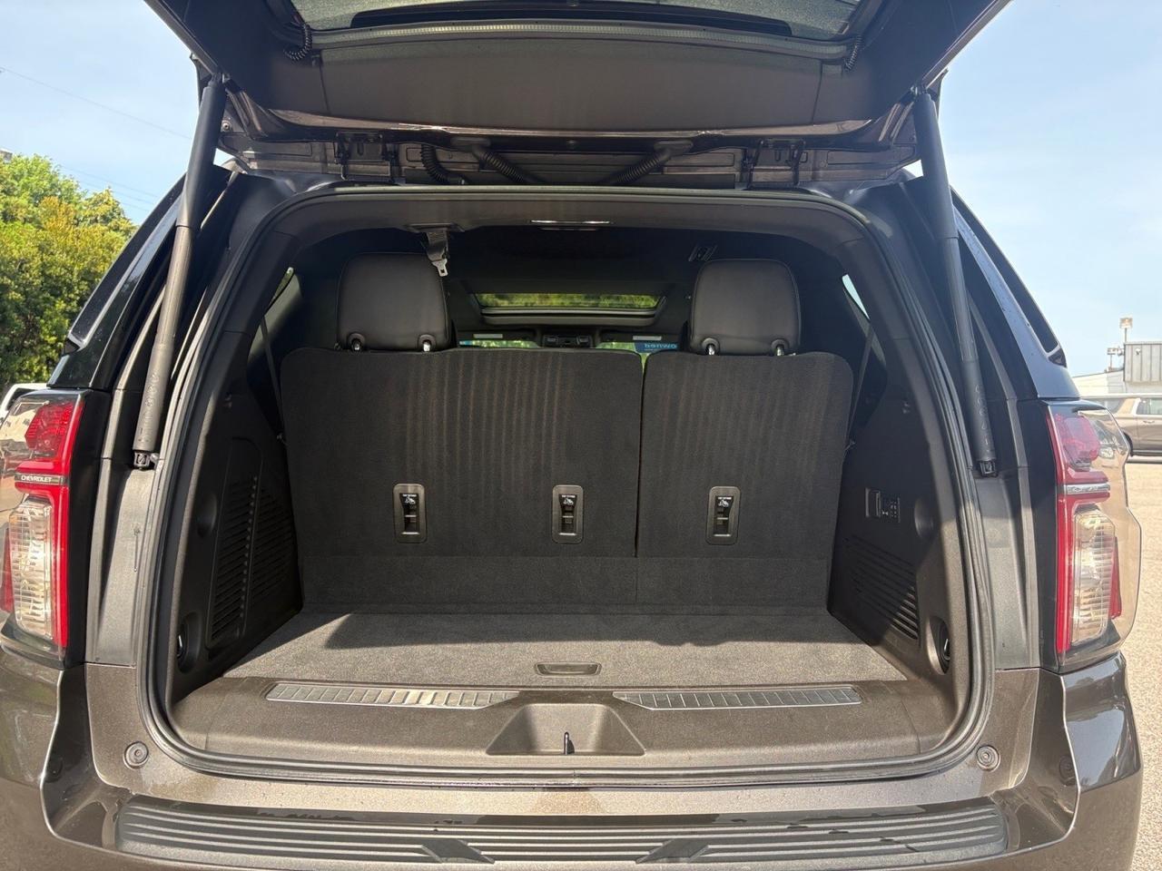 2021 Chevrolet Tahoe Z71, RUNNING BOARDS, PANORAMIC MOONROOF, POWER LIFTGATE, 360 BACKUP CAMERA, 2ND ROW CAPTAINS CHAIRS, POWER 3RD ROW SEATING, HEATED FRONT & REAR SEATS, BLIND SPOT ALERT, LANE KEEP ASSIST, LOW MILES, THIS TAHOE IS TAKE HOME READY! Virginia Beach VA 2021 Chevrolet Tahoe Z71, RUNNING BOARDS, PANORAMIC MOONROOF, POWER LIFTGATE, 360 BACKUP CAMERA, 2ND ROW CAPTAINS CHAIRS, POWER 3RD ROW SEATING, HEATED FRONT & REAR SEATS, BLIND SPOT ALERT, LANE KEEP ASSIST, LOW MILES, THIS TAHOE IS TAKE HOME READY! Virginia Beach VA