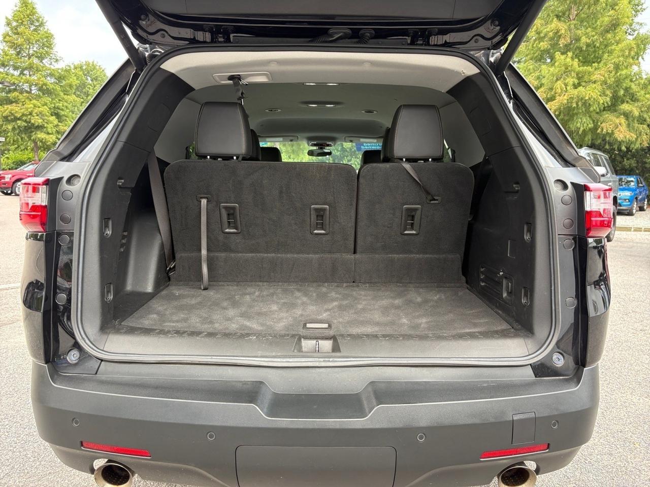 2021 Chevrolet Traverse LT Leather, POWER LIFTGATE, CAPTAINS CHAIRS, POWER 3RD ROW SEATING, HEATED SEATS, BLIND SPOT, LANE KEEP ASSIST, APPLE CARPLAY/ANDROID AUTO, KEYLESS START, THIS CHEVY IS READY FOR THE WHOLE FAMILY! Virginia Beach VA 2021 Chevrolet Traverse LT Leather, POWER LIFTGATE, CAPTAINS CHAIRS, POWER 3RD ROW SEATING, HEATED SEATS, BLIND SPOT, LANE KEEP ASSIST, APPLE CARPLAY/ANDROID AUTO, KEYLESS START, THIS CHEVY IS READY FOR THE WHOLE FAMILY! Virginia Beach VA