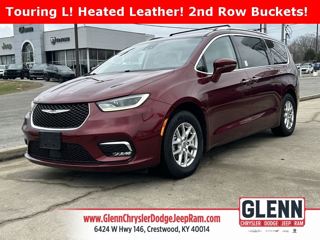 2021 Chrysler Pacifica Touring L's photo