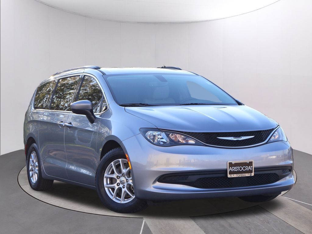 2021 Chrysler Voyager LXI