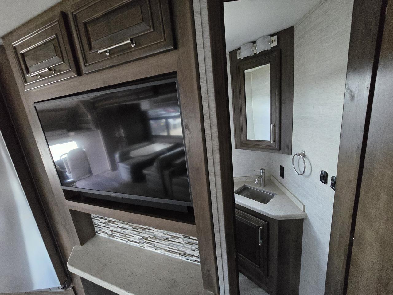 2021 Freightliner Jayco Entegra 37 K Watertown SD 2021 Freightliner Jayco Entegra 37 K Watertown SD