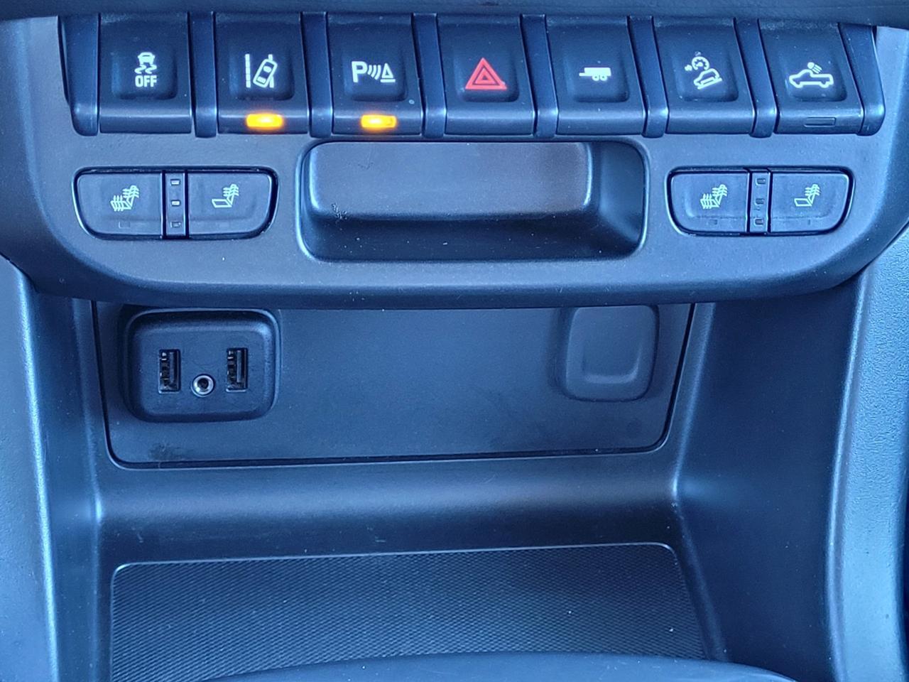 2021 GMC CANYON CREW CAB V6 4WD AT4 w/Leather Vacaville CA 2021 GMC CANYON CREW CAB V6 4WD AT4 w/Leather Vacaville CA