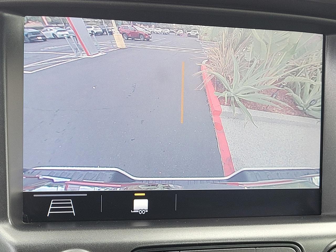 2021 GMC CANYON CREW CAB V6 4WD AT4 w/Leather Vacaville CA 2021 GMC CANYON CREW CAB V6 4WD AT4 w/Leather Vacaville CA