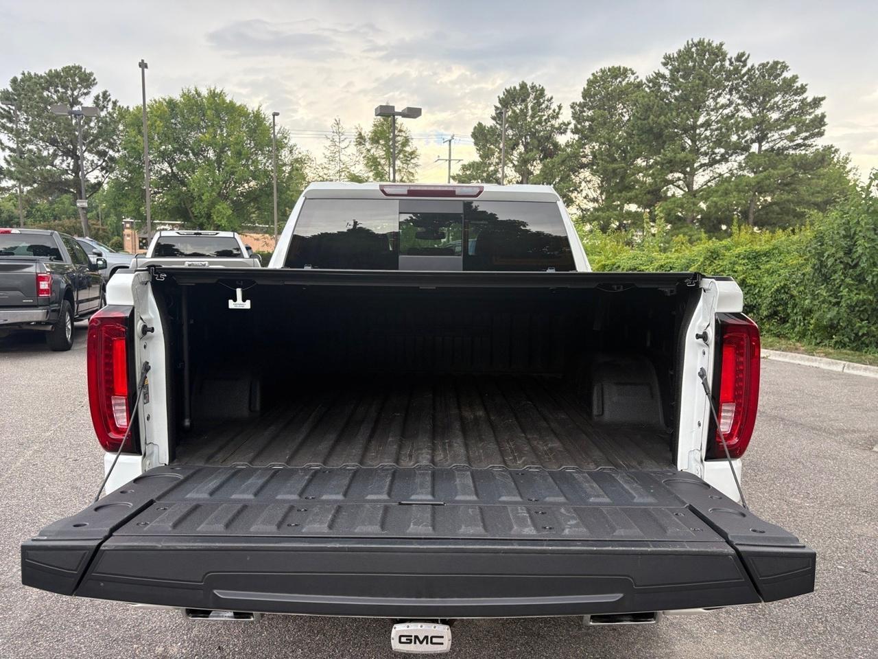 2021 GMC Sierra 1500 Denali, HARD TONNEAU COVER, POWER RUNNING BOARDS, MULTI-FLEX POWER TAILGATE, SUNROOF, BLIND SPOT ALERT, FORWARD COLLISION WARNING, HEATED & VENTILATED SEATS, APPLE CARPLAY/ANDROID AUTO, THIS TRUCK HAS IT ALL & IS READY FOR YOU! Virginia Beach VA 2021 GMC Sierra 1500 Denali, HARD TONNEAU COVER, POWER RUNNING BOARDS, MULTI-FLEX POWER TAILGATE, SUNROOF, BLIND SPOT ALERT, FORWARD COLLISION WARNING, HEATED & VENTILATED SEATS, APPLE CARPLAY/ANDROID AUTO, THIS TRUCK HAS IT ALL & IS READY FOR YOU! Virginia Beach VA
