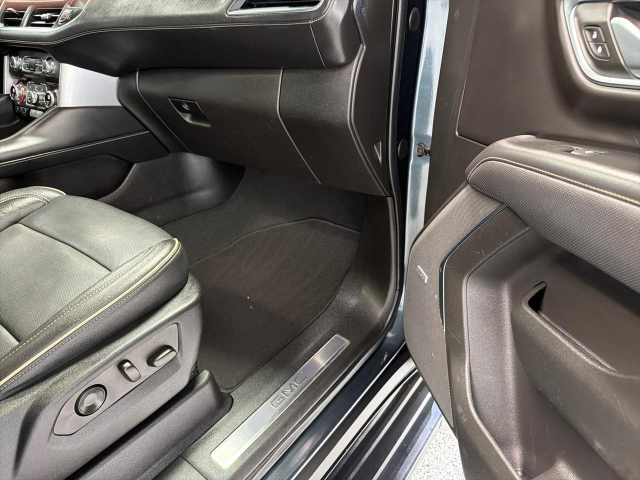 2021 GMC Yukon SLT, Luxury Pkg, Pano Roof, Buckets Houston TX 2021 GMC Yukon SLT, Luxury Pkg, Pano Roof, Buckets Houston TX