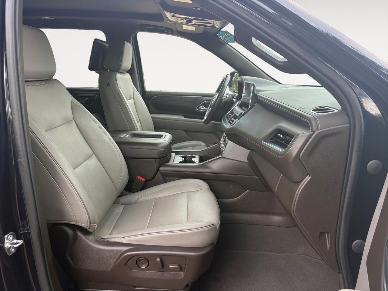 2021 GMC Yukon XL SLT, HEADS UP DISPLAY, AUTO START/STOP, RUNNING BOARDS, BLIND SPOT, LANE KEEP, POWER LIFTGATE, PANORAMIC SUNROOF, APPLE CARPLAY/ANDROID AUTO, POWER 3RD ROW, HEATED FRONT & REAR SEATS, 360 BACKUP CAMERA, ONLY 1 OWNER, YUKON TAKE THIS HOME! Virginia Beach VA 2021 GMC Yukon XL SLT, HEADS UP DISPLAY, AUTO START/STOP, RUNNING BOARDS, BLIND SPOT, LANE KEEP, POWER LIFTGATE, PANORAMIC SUNROOF, APPLE CARPLAY/ANDROID AUTO, POWER 3RD ROW, HEATED FRONT & REAR SEATS, 360 BACKUP CAMERA, ONLY 1 OWNER, YUKON TAKE THIS HOME! Virginia Beach VA
