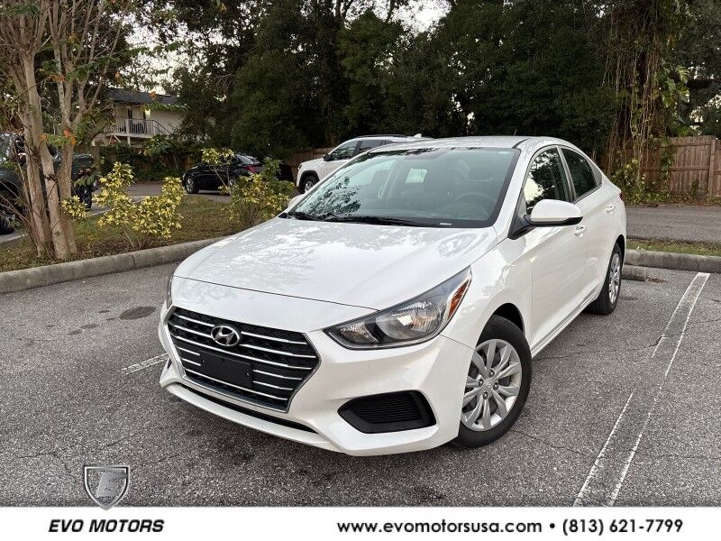 2021 Hyundai Accent SE's photo