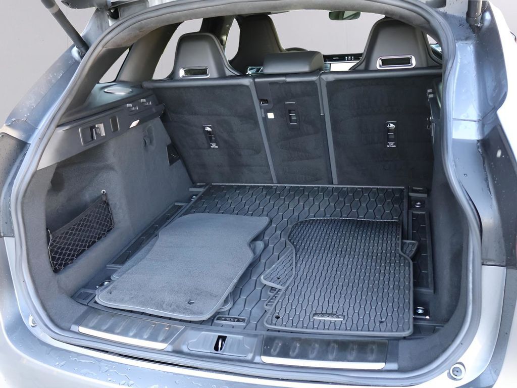 2021 Jaguar F-PACE SVR