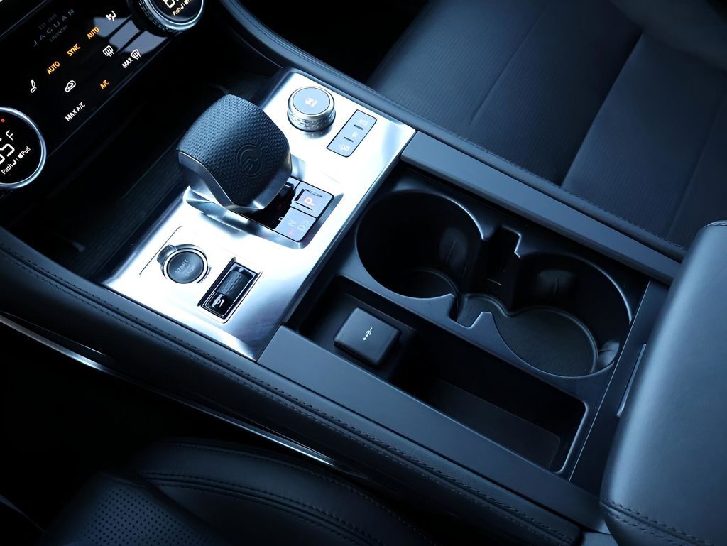 2021 Jaguar F-PACE SVR