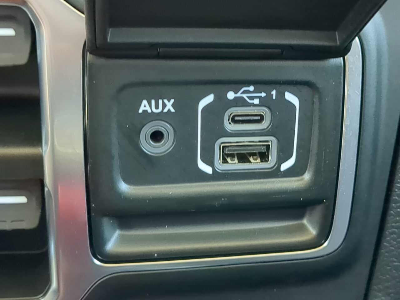 2021 Jeep Gladiator Overland Appleton WI