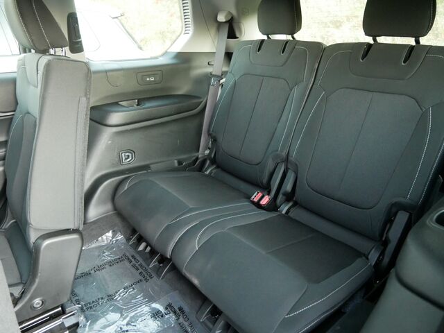 2021 Jeep Grand Cherokee L Laredo St. Paul MN