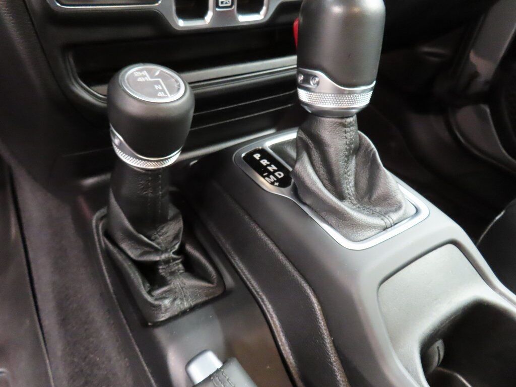 2021 Jeep Wrangler 4x4 Unlimited Sahara Fond du Lac WI 2021 Jeep Wrangler 4x4 Unlimited Sahara Fond du Lac WI