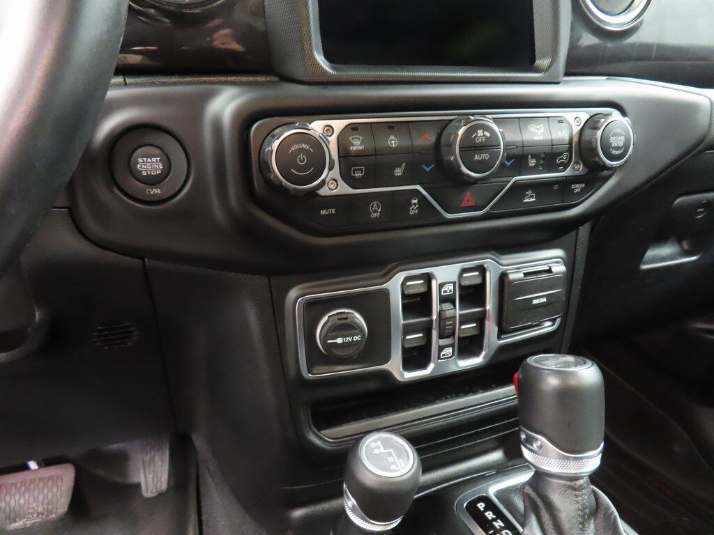 2021 Jeep Wrangler 4x4 Unlimited Sahara Fond du Lac WI 2021 Jeep Wrangler 4x4 Unlimited Sahara Fond du Lac WI