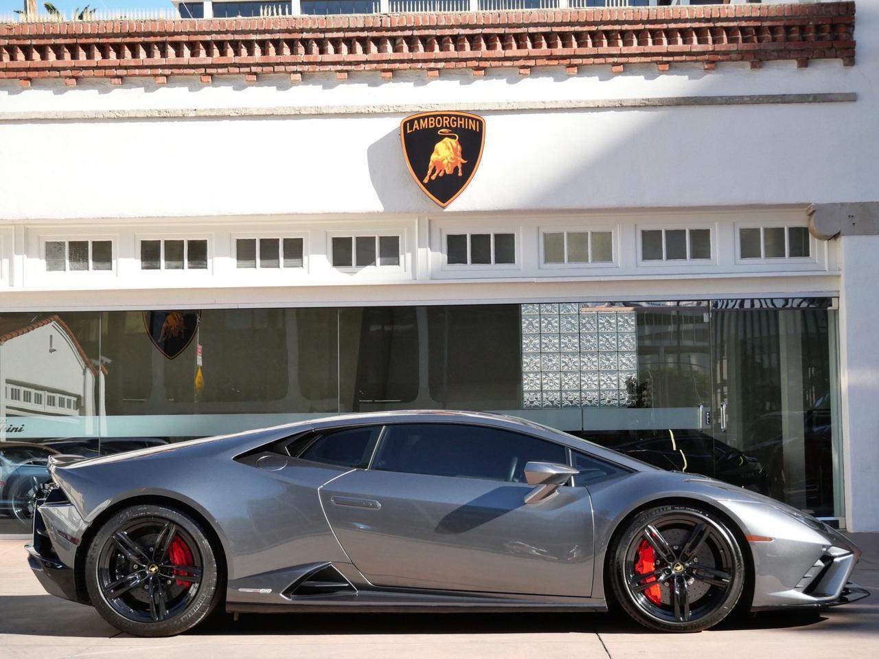 2021 Lamborghini Huracan EVO Base Base