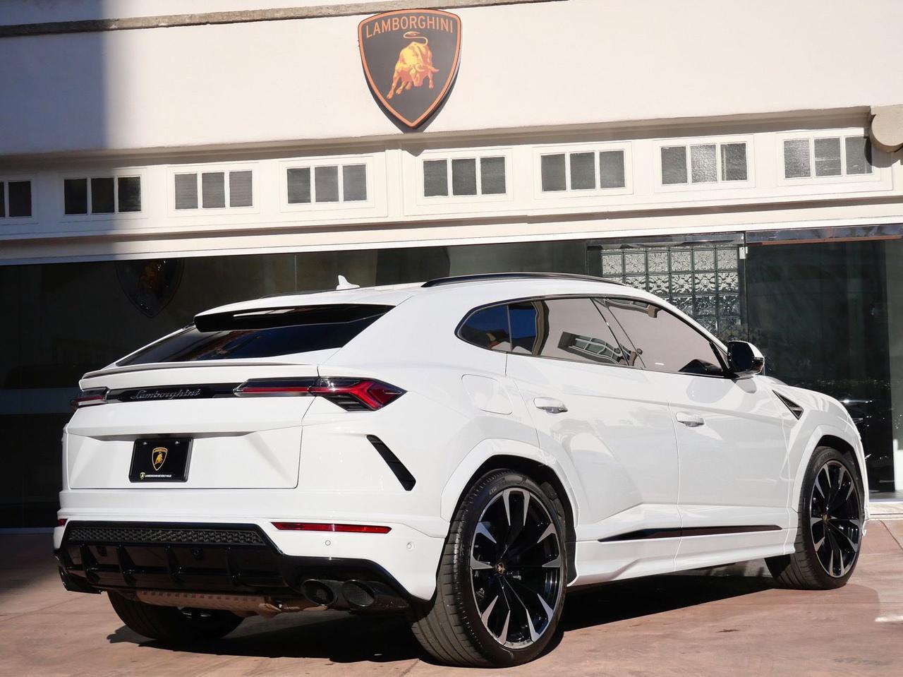 2021 Lamborghini Urus Base Base Lawrence KS