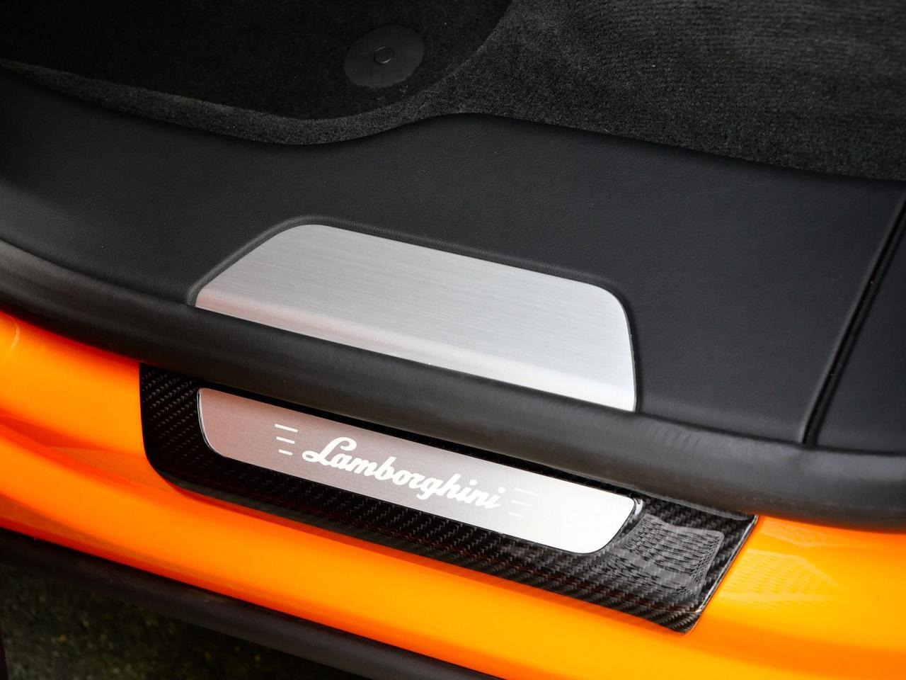 2021 Lamborghini Urus Base Base Lawrence KS