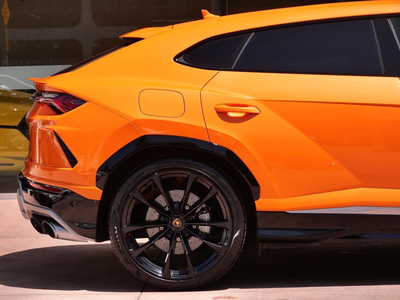2021 Lamborghini Urus Base Base Lawrence KS