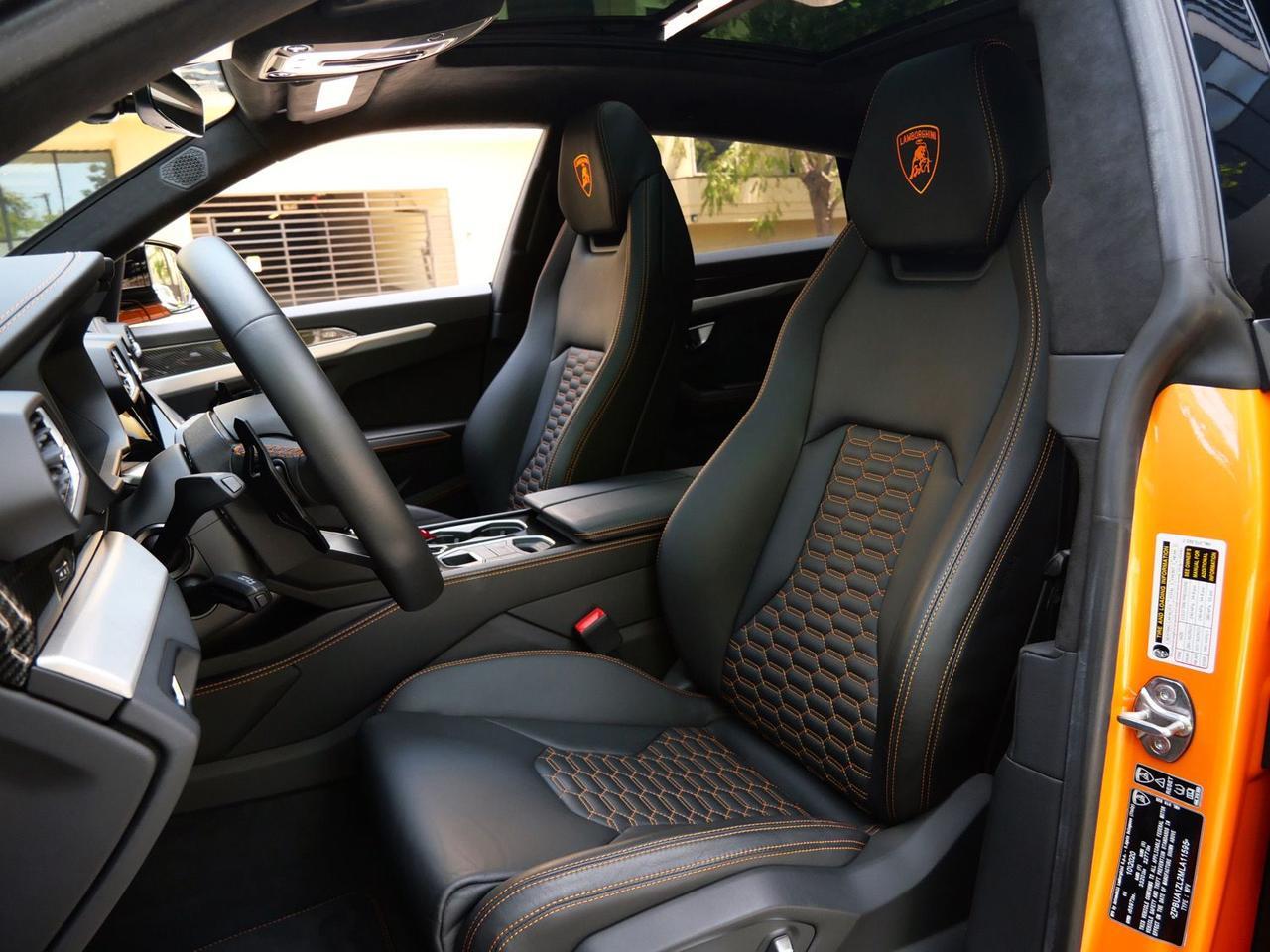 2021 Lamborghini Urus Base Base Lawrence KS