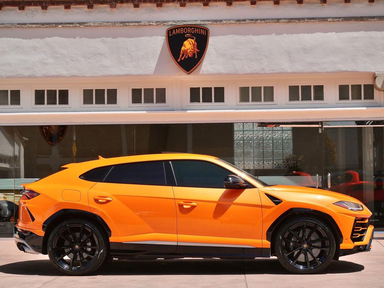 2021 Lamborghini Urus Base Base