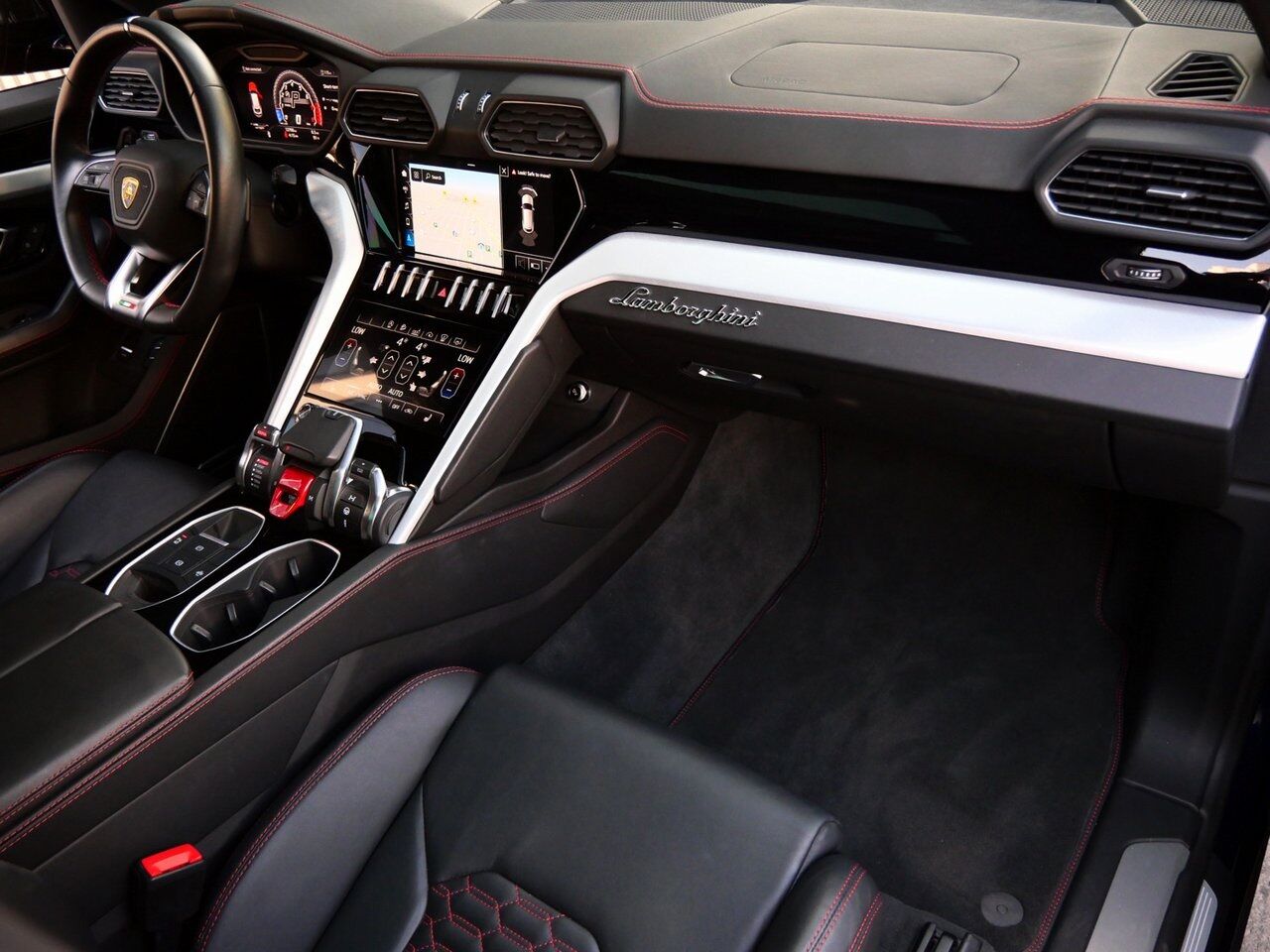 2021 Lamborghini Urus Base Base Lawrence KS