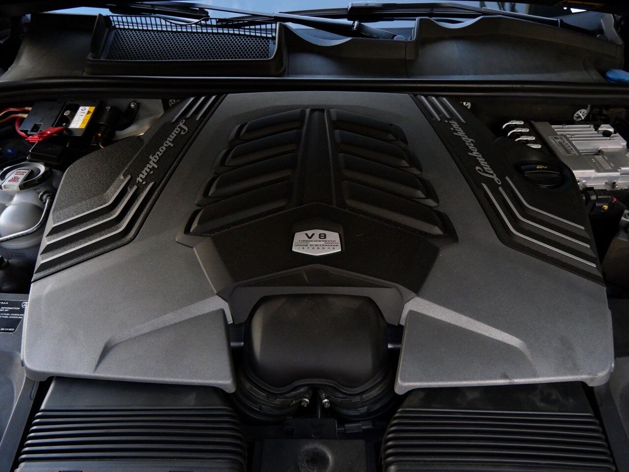 2021 Lamborghini Urus Base Base Lawrence KS
