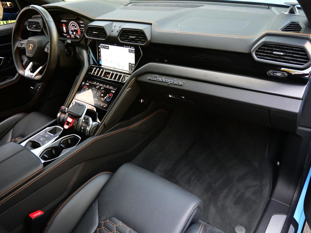 2021 Lamborghini Urus Base Base Lawrence KS