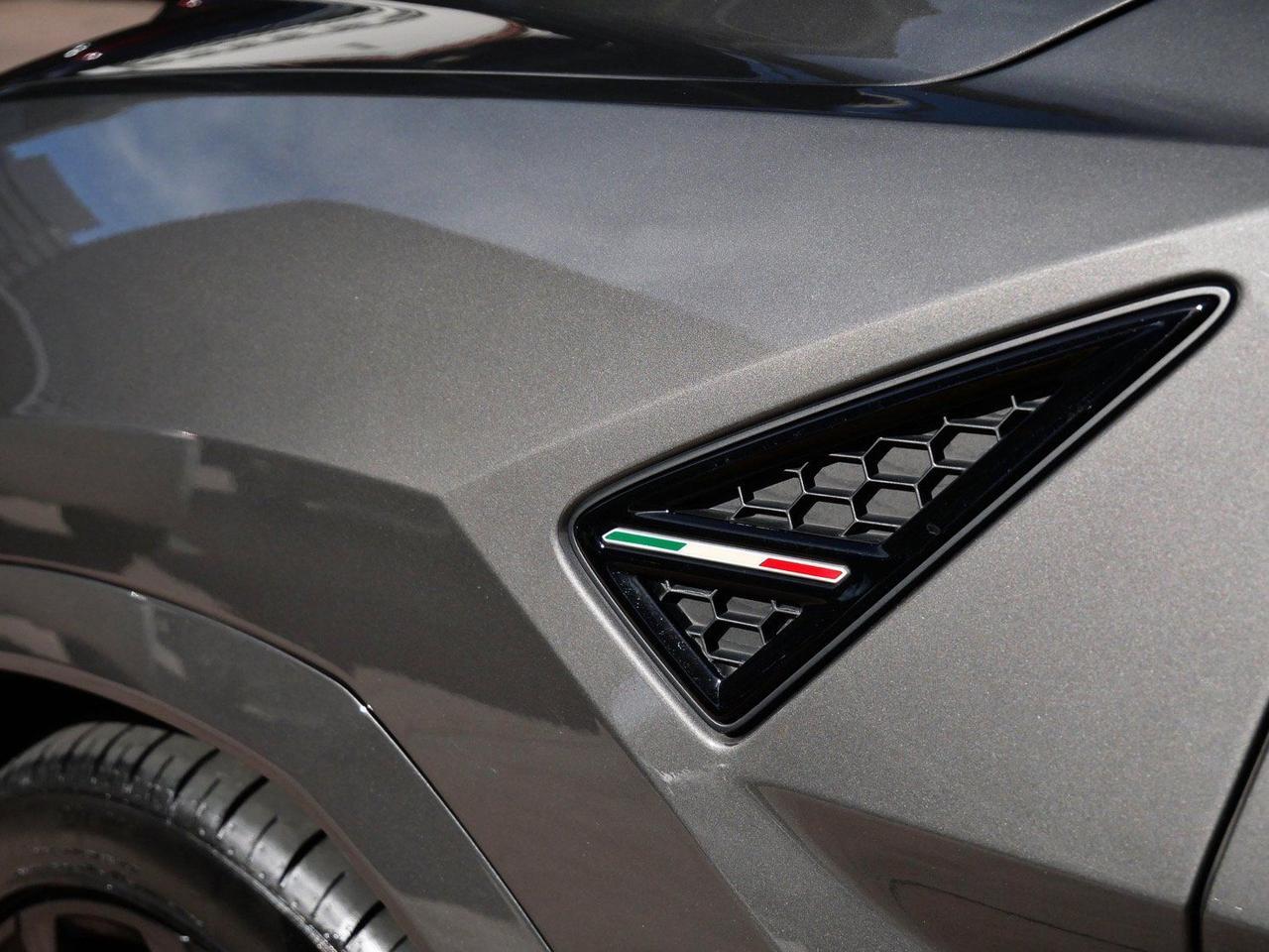 2021 Lamborghini Urus Base Base Lawrence KS