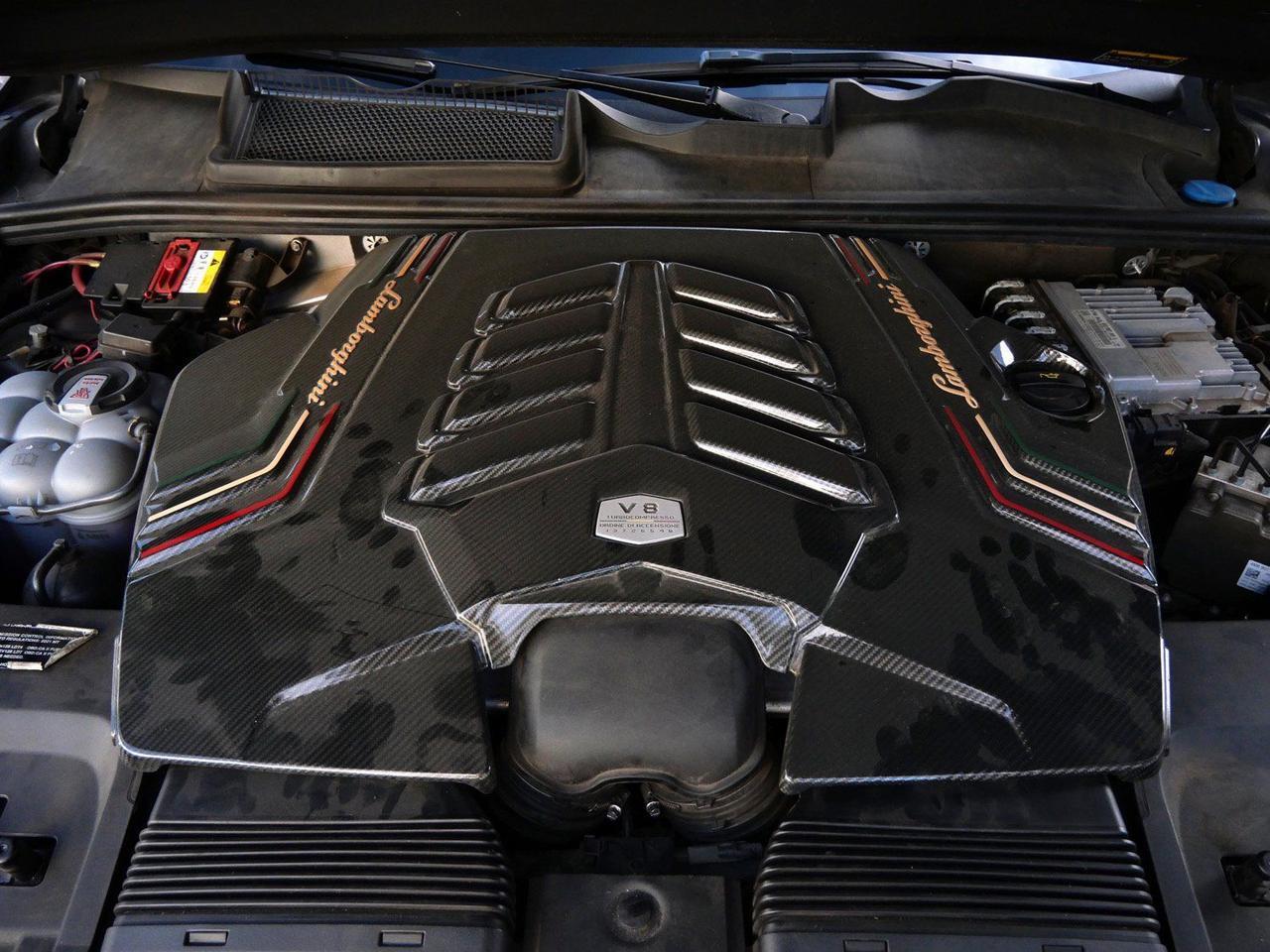 2021 Lamborghini Urus Base Base Lawrence KS