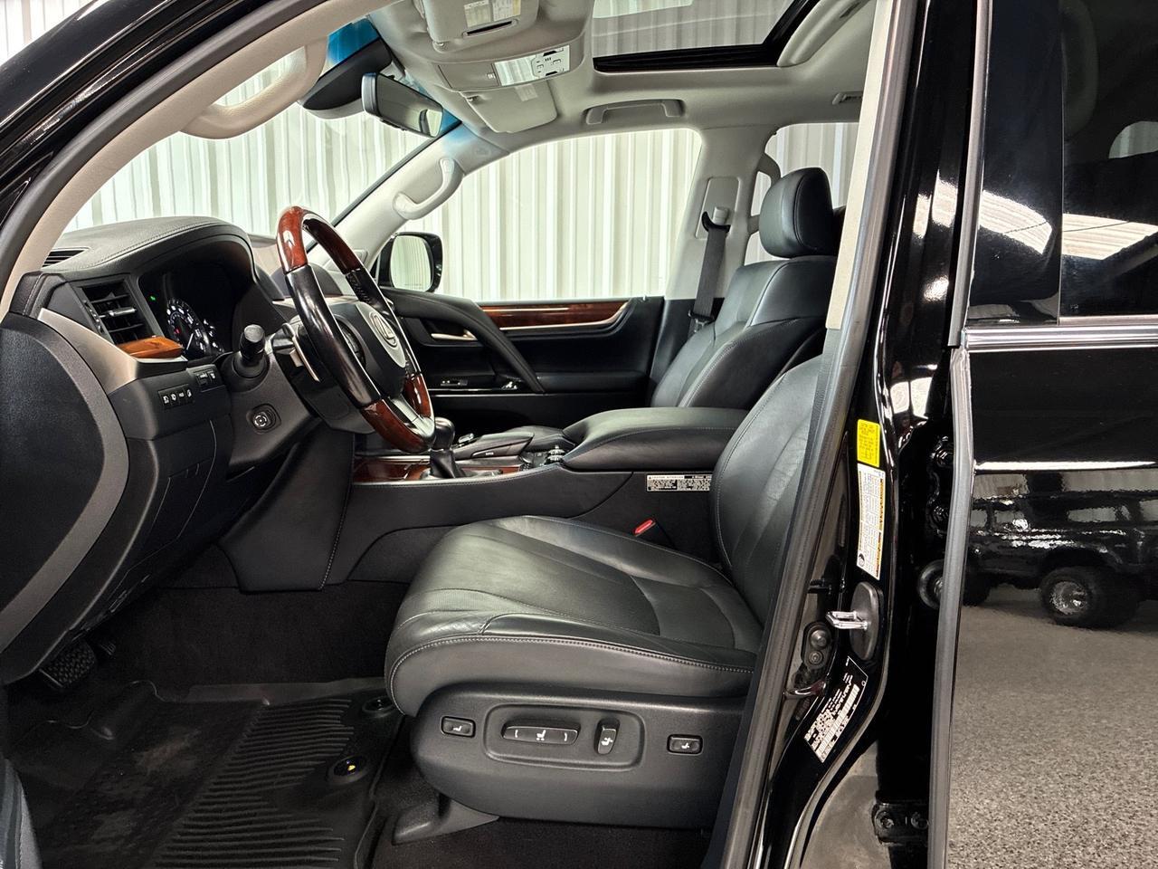 2021 Lexus LX570 Luxury Pkg, ML Sound, HUD, Cool Box, Rear Entertainment Houston TX 2021 Lexus LX570 Luxury Pkg, ML Sound, HUD, Cool Box, Rear Entertainment Houston TX
