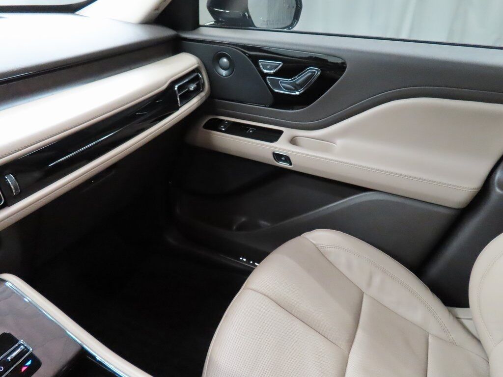 2021 Lincoln Aviator Reserve AWD Fond du Lac WI 2021 Lincoln Aviator Reserve AWD Fond du Lac WI