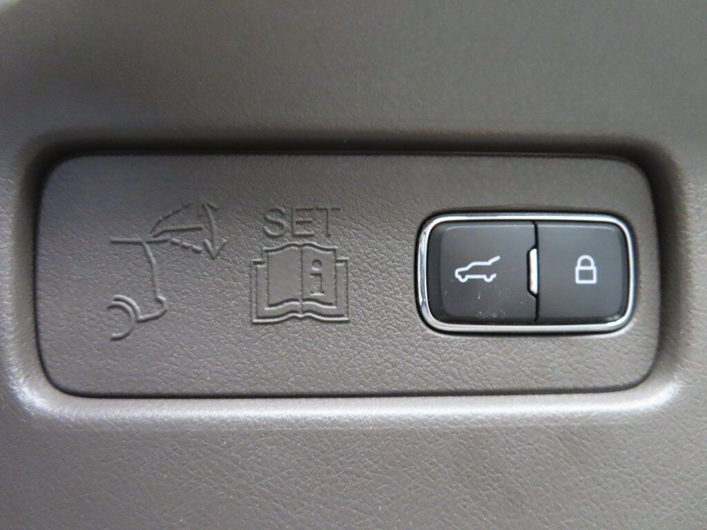 2021 Lincoln Aviator Reserve AWD Fond du Lac WI 2021 Lincoln Aviator Reserve AWD Fond du Lac WI