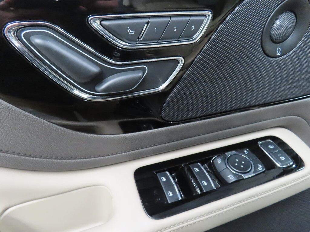 2021 Lincoln Aviator Reserve AWD Fond du Lac WI 2021 Lincoln Aviator Reserve AWD Fond du Lac WI