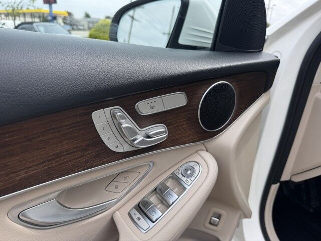 2021 Mercedes-Benz GLC GLC 300 Springfield IL 2021 Mercedes-Benz GLC GLC 300 Springfield IL