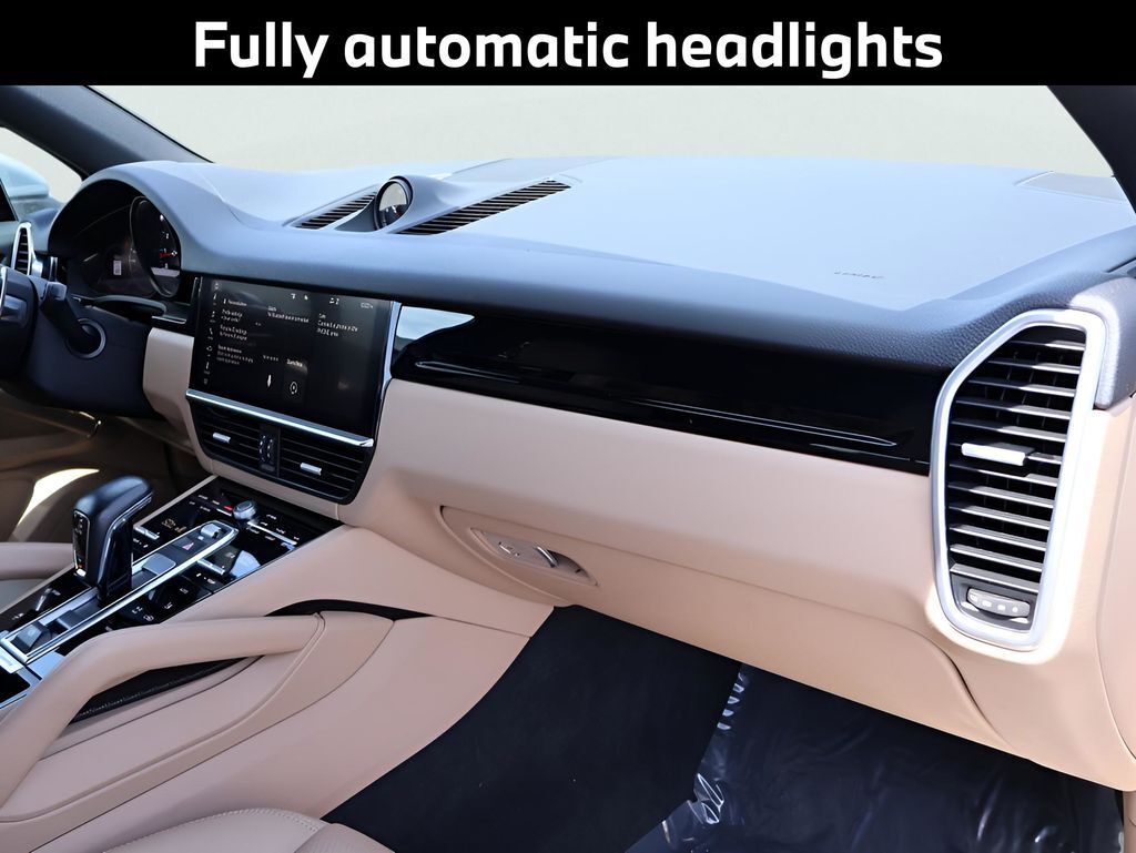 2021 Porsche Cayenne Base