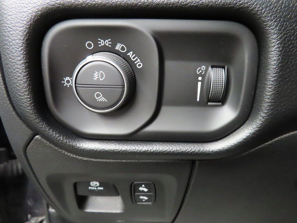 2021 Ram 1500 4x4 Crew Cab Big Horn Fond du Lac WI 2021 Ram 1500 4x4 Crew Cab Big Horn Fond du Lac WI