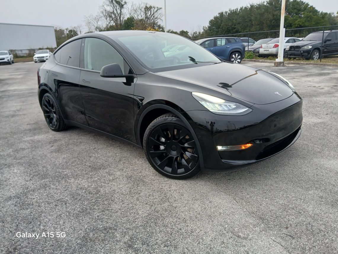 2021 Tesla Model Y Long Range's photo