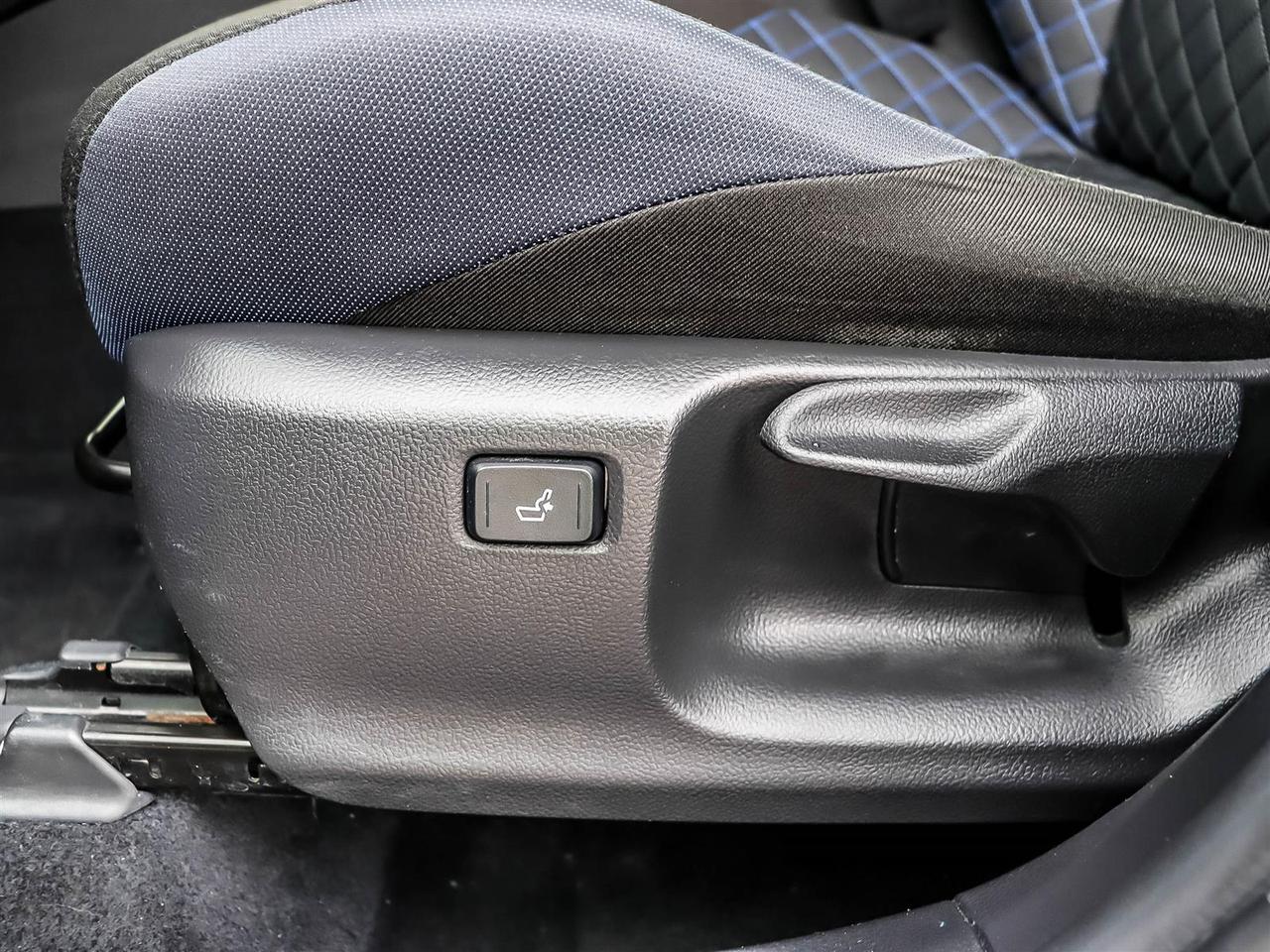 2021 Toyota C-HR XLE Premium Mississauga ON