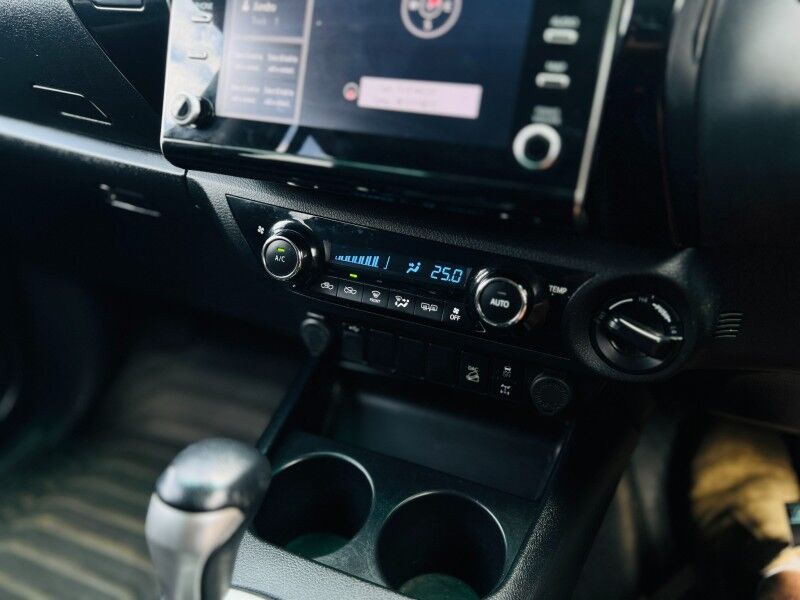 2021 Toyota HILUX 2.8L Turbo Diesel Vaitele 2021 Toyota HILUX 2.8L Turbo Diesel Vaitele