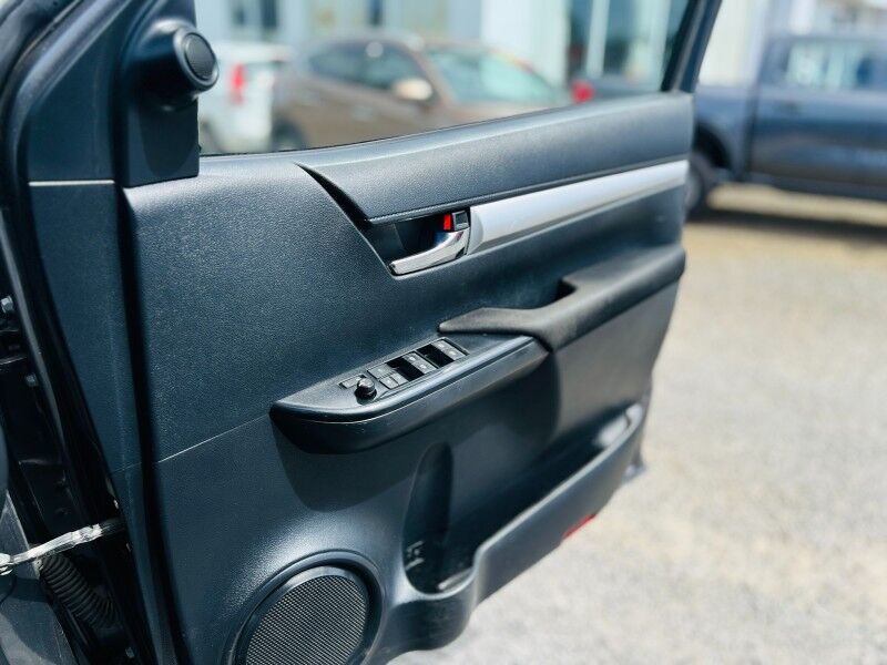 2021 Toyota HILUX 2.8L Turbo Diesel Vaitele 2021 Toyota HILUX 2.8L Turbo Diesel Vaitele