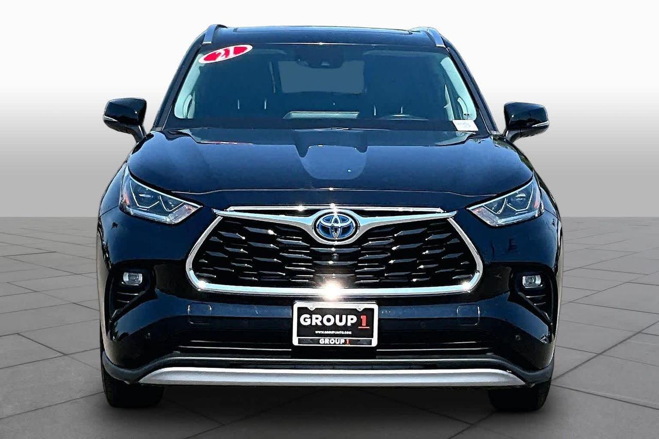 2021 Toyota Highlander Hybrid Platinum 2021 Toyota Highlander Hybrid Platinum
