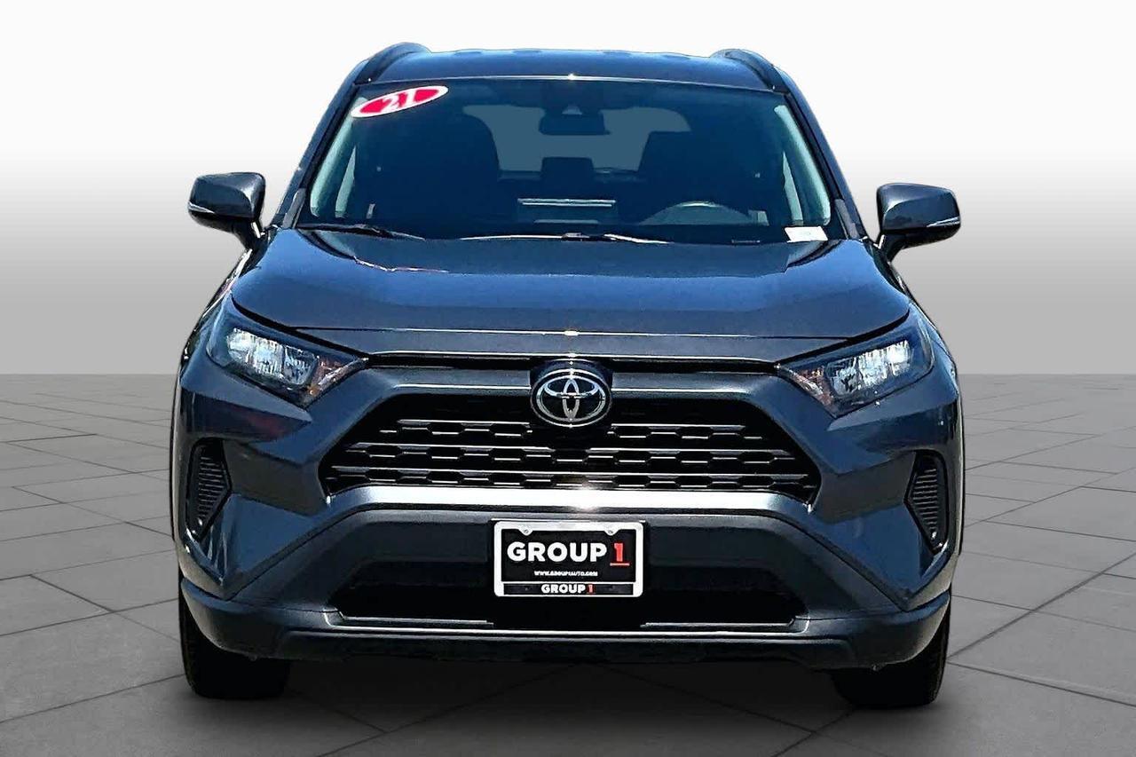 2021 Toyota RAV4 LE 2021 Toyota RAV4 LE