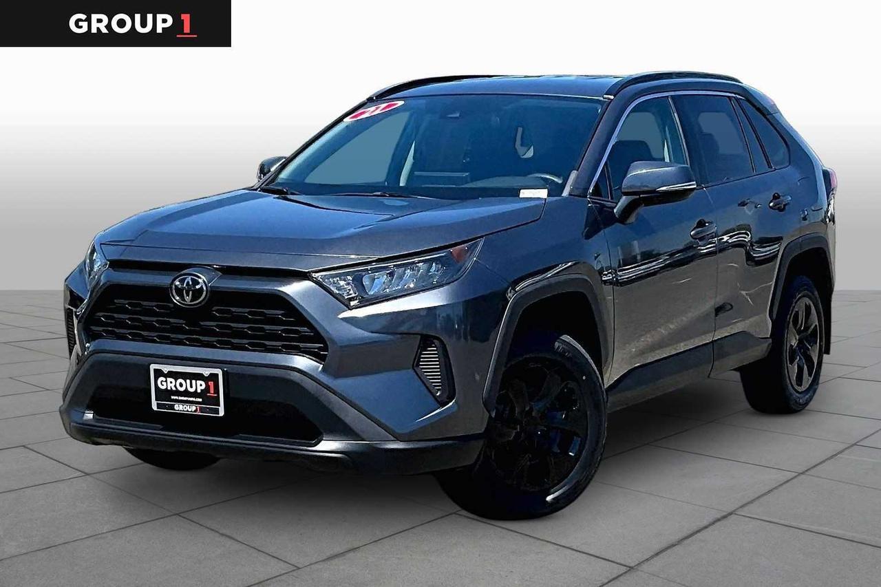 2021 Toyota RAV4 LE 2021 Toyota RAV4 LE