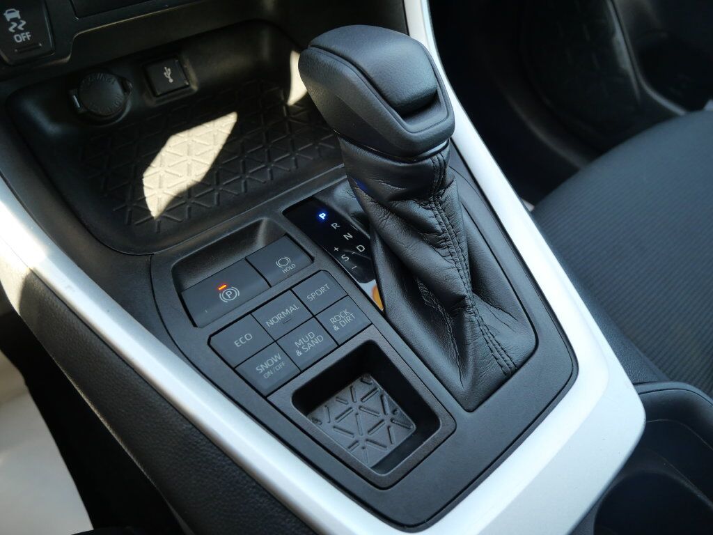 2021 Toyota RAV4 LE Mt Pleasant MI
