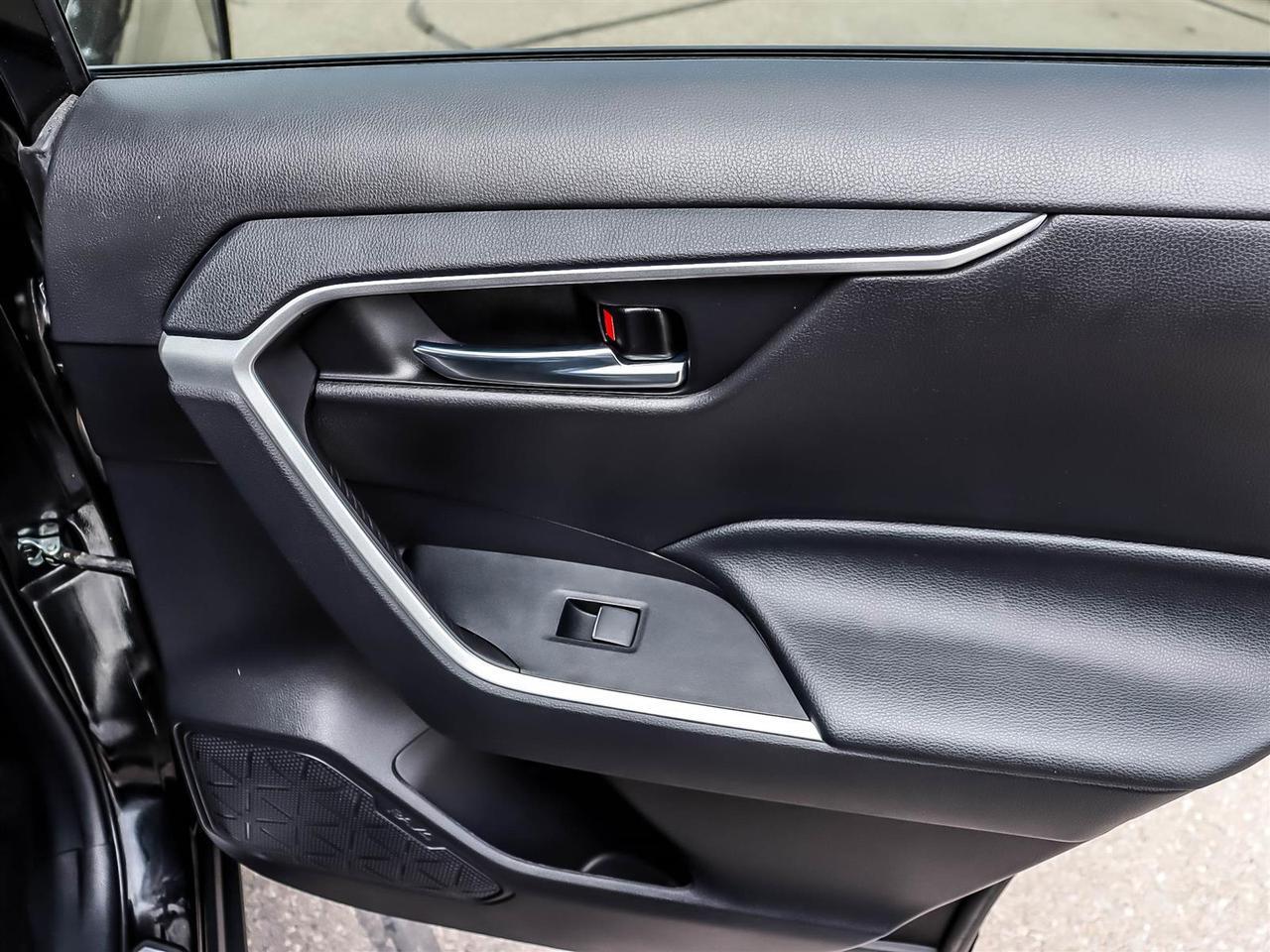 2021 Toyota RAV4 XLE Mississauga ON