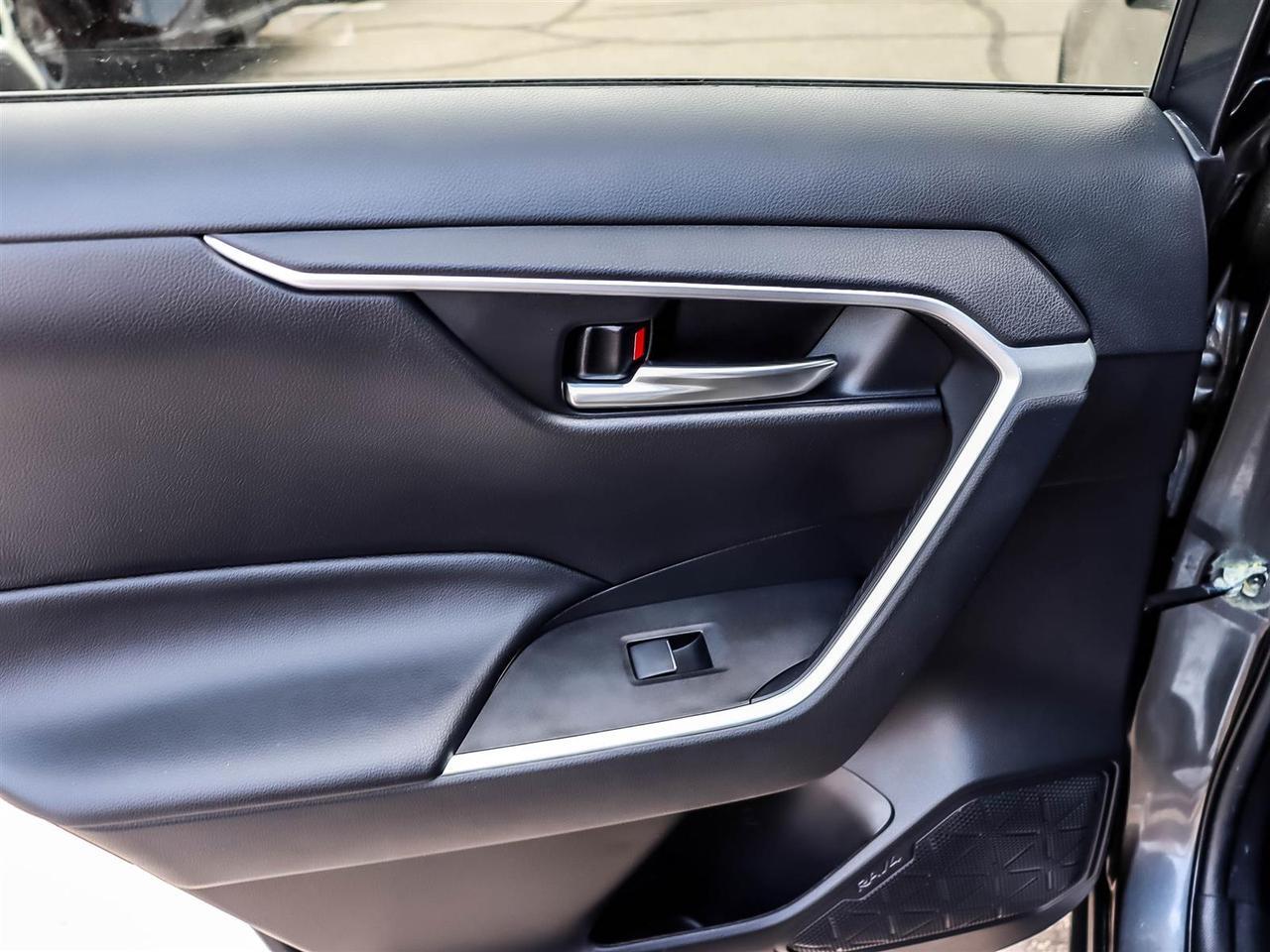 2021 Toyota RAV4 XLE Mississauga ON